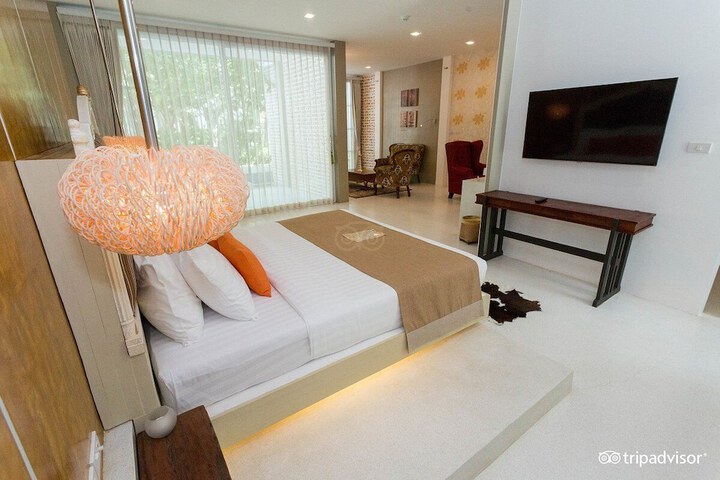 Room 28 of 169