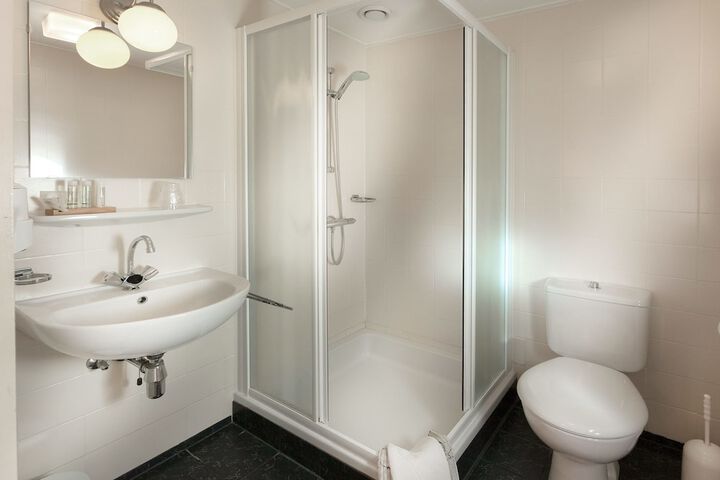 Room 20 of 33