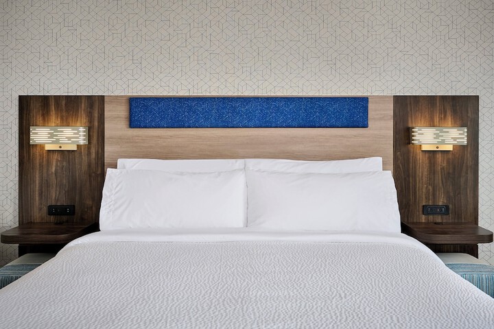 Room 5 of 44