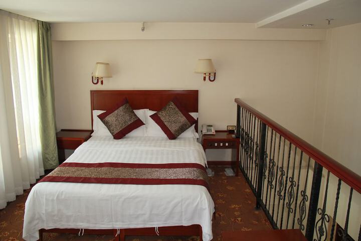 Room 15 of 21
