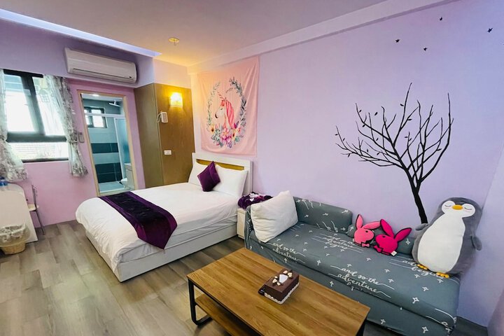 Room 27 of 38