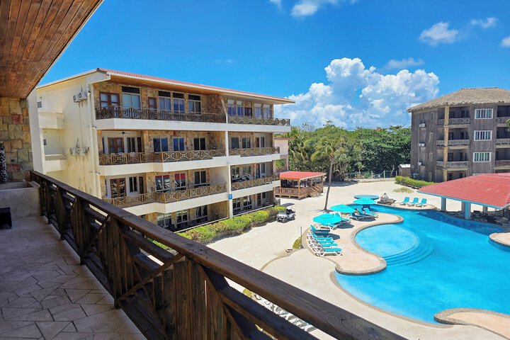 Hotel 893 of 927