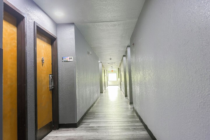 Ballroom/Hall 33 of 58