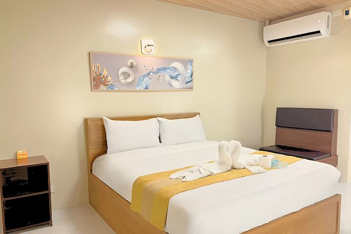 Room 6 of 26