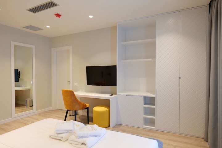 Room 38 of 171