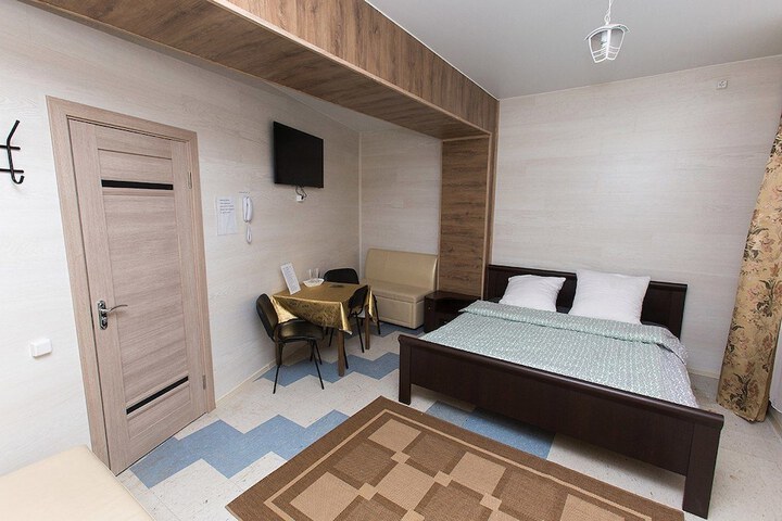 Room 9 of 25