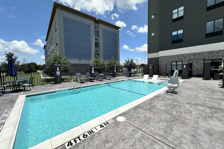 Pool 39 of 69