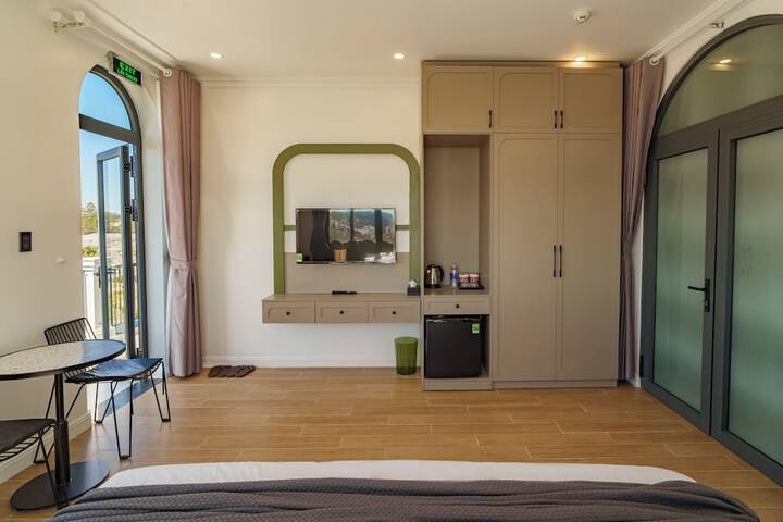Room 42 of 71