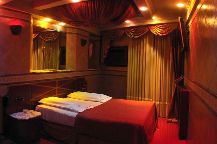Room 11 of 57