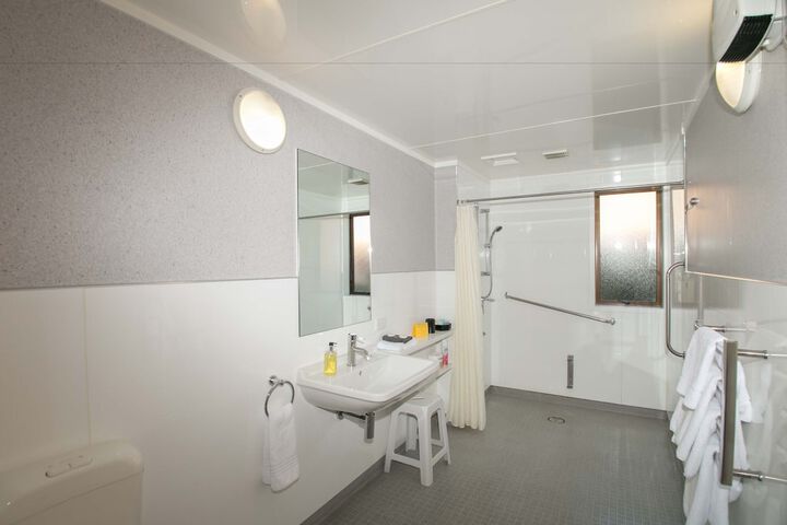 Room 73 of 104