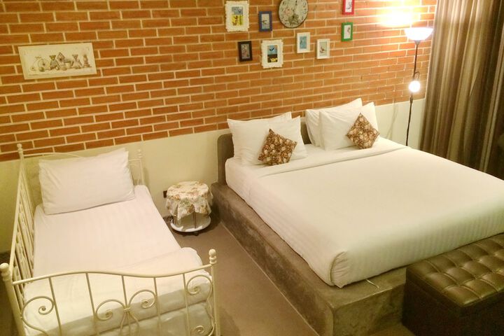 Room 10 of 148
