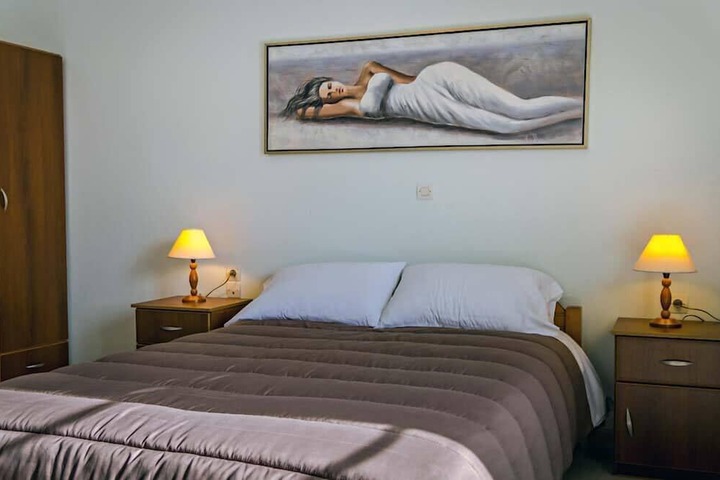Room 5 of 70