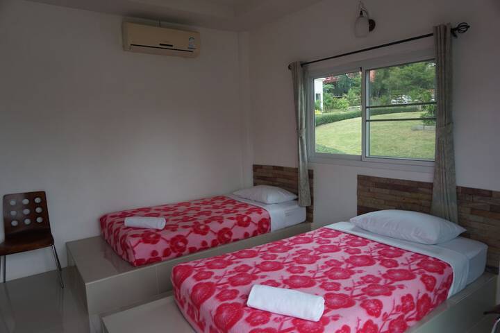 Room 4 of 37