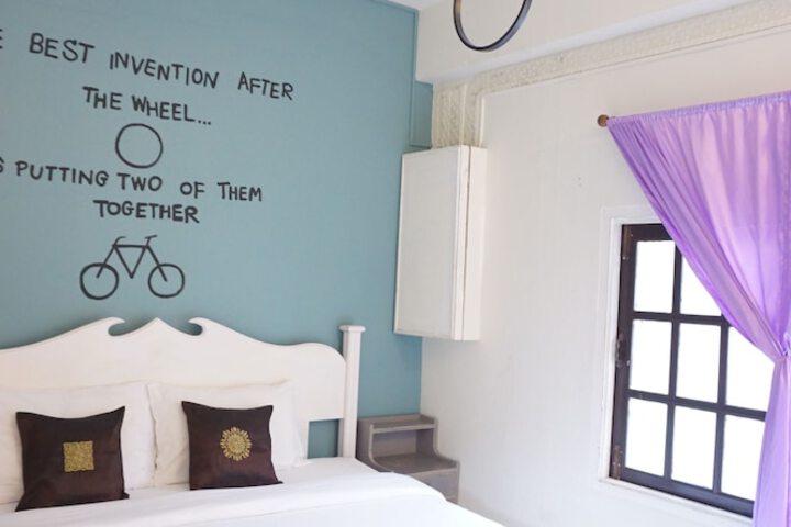Room 9 of 104