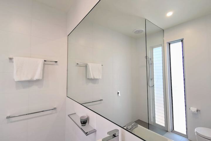 Room 16 of 19