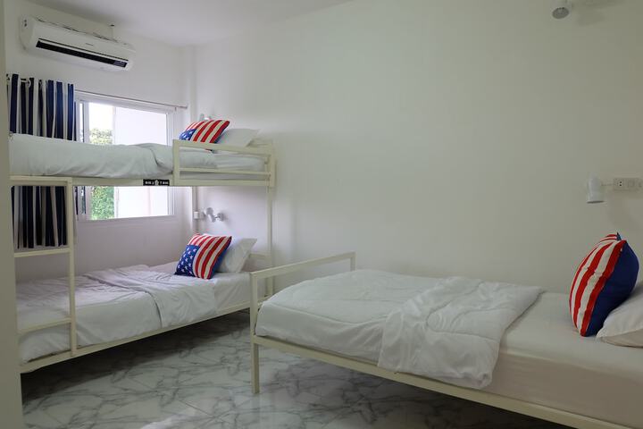Room 8 of 37