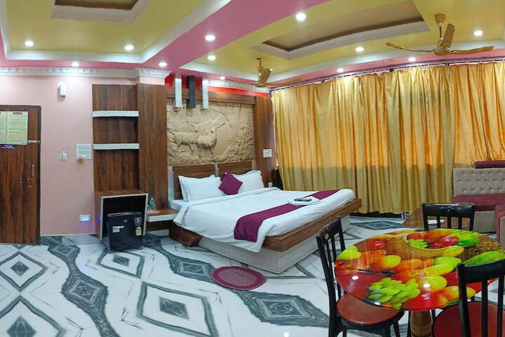 Room 5 of 6