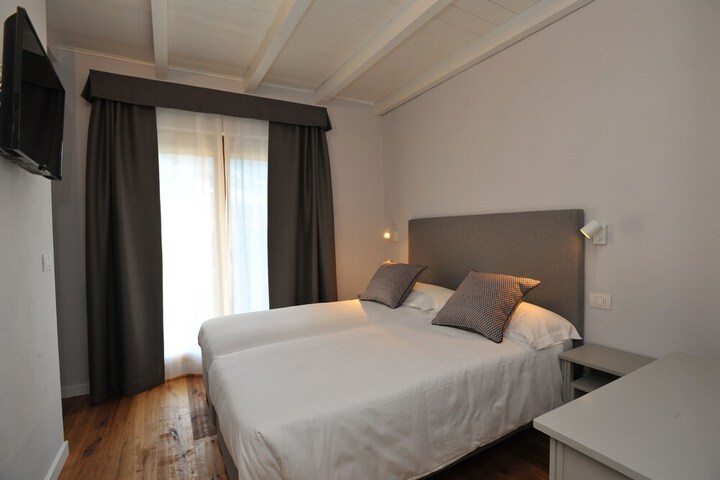 Room 17 of 61