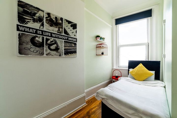 Room 21 of 75