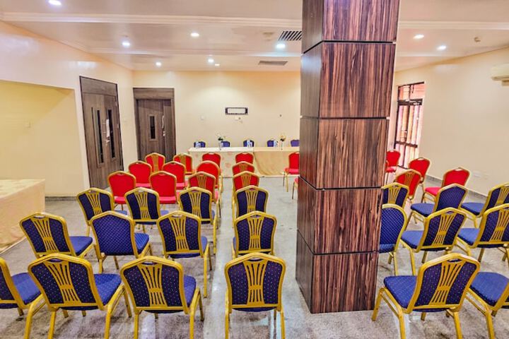 Ballroom/Hall 73 of 81