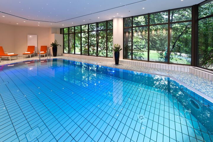Pool Hotel