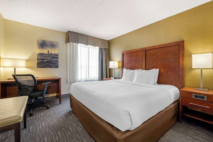 1 King Bed Microwave and Refrigerator Full Breakfast (24 of 29)