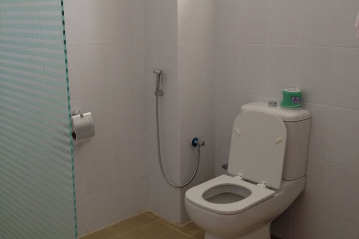 Room 8 of 28
