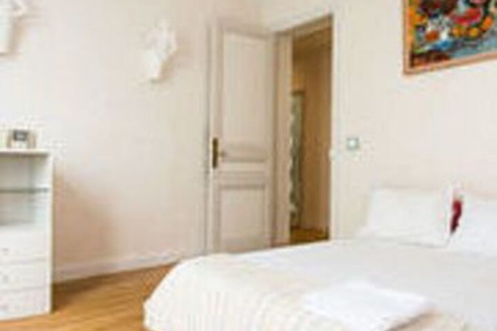 Room 10 of 36