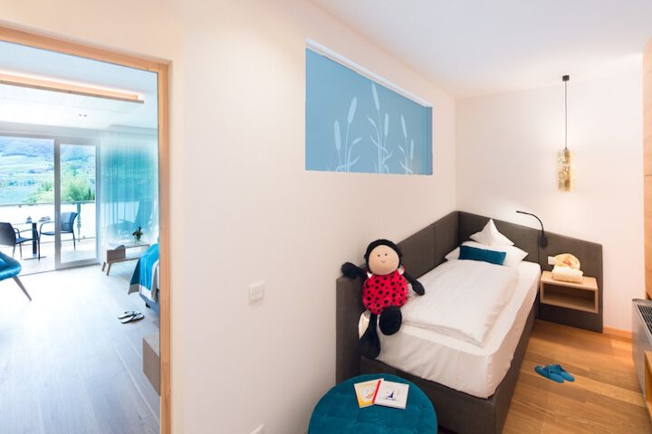 Room 10 of 31