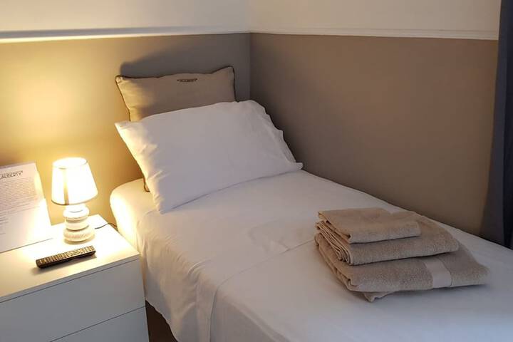 Room 19 of 64