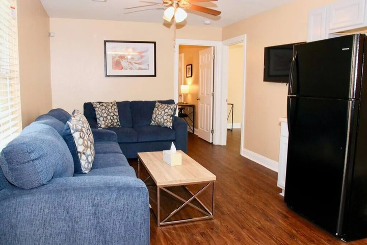 Photo of Lasalle 1B · Centrally Located Gated Apt. Great for Groups!