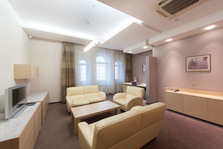 Room 17 of 38