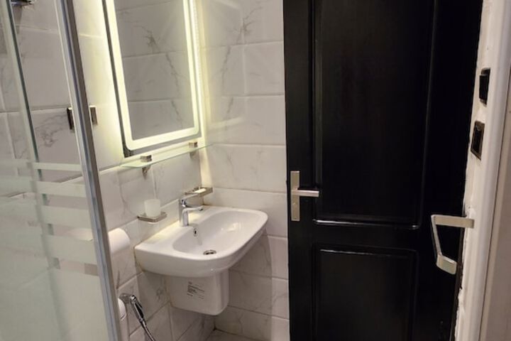 Room 92 of 107