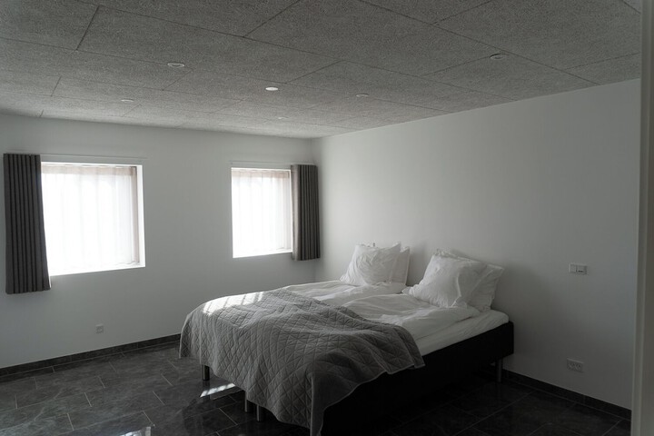Room 7 of 37