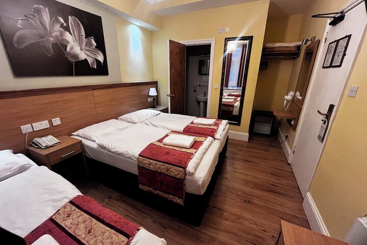 Room 42 of 81