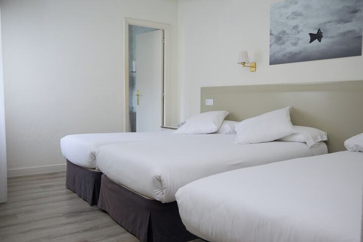 Room 42 of 74