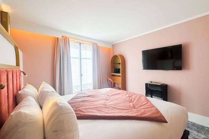 Room 15 of 28