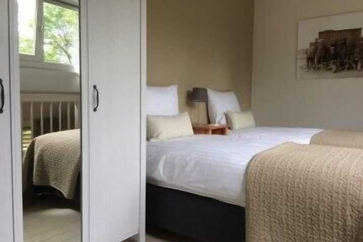 Room 3 of 54