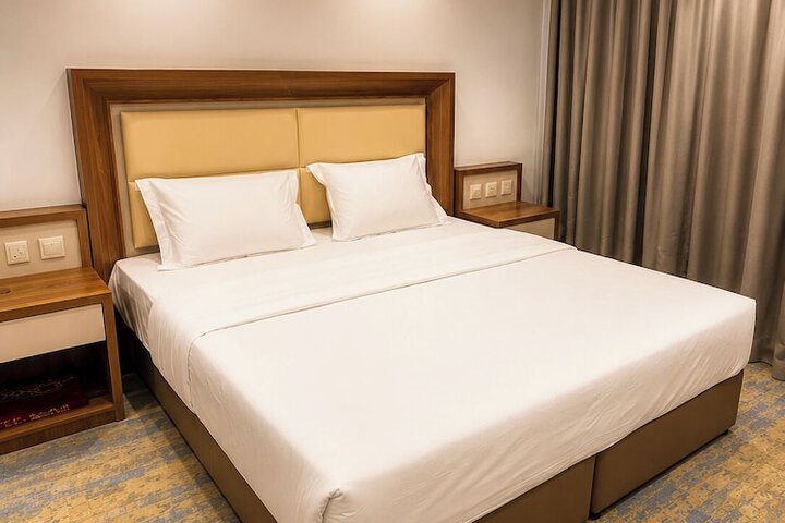 Room 8 of 19