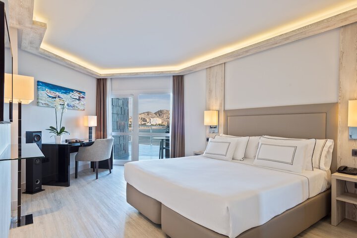 Room 3 of 145
