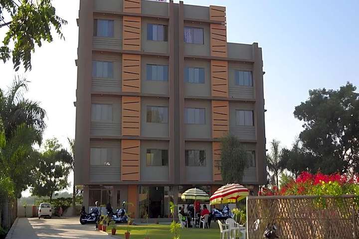 Exterior of SNP House Airport Hotel & Restaurant