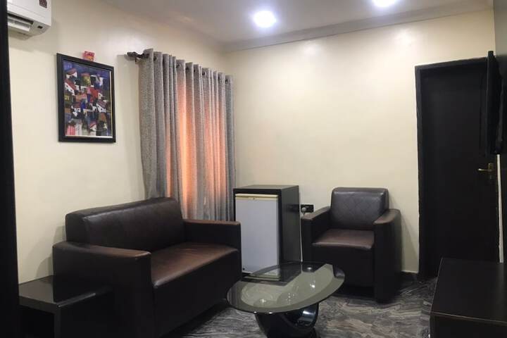 Room 5 of 6
