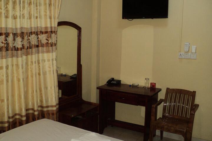 Room 2 of 5