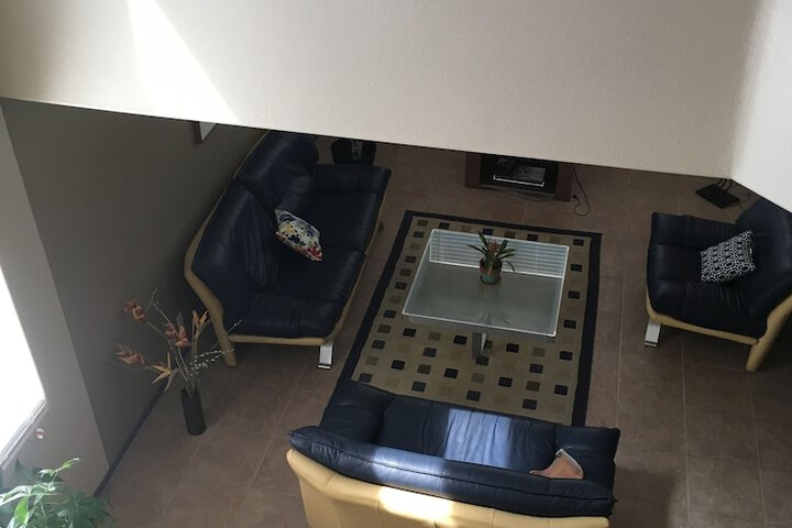 Room 10 of 30