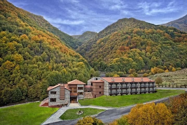 Hotel 2 of 34