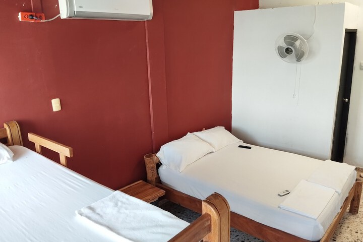 Room 7 of 14