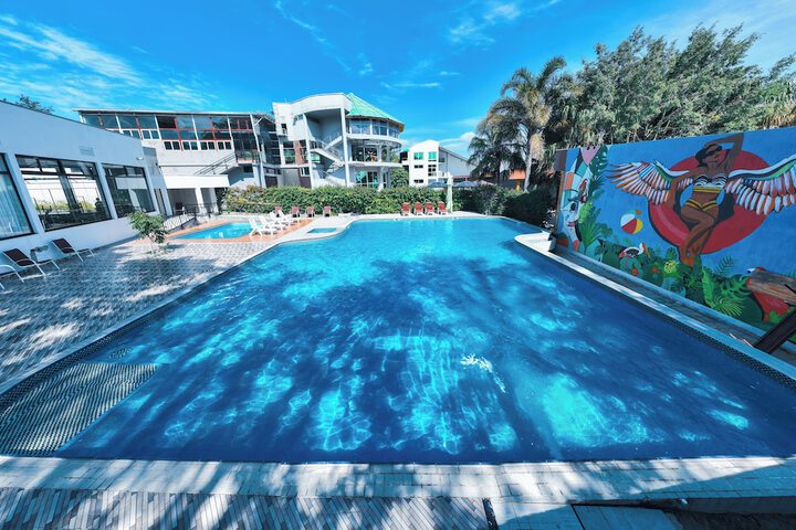 Pool 19 of 33