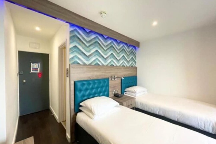 Room 50 of 118
