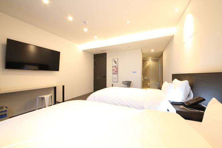 Room 28 of 117
