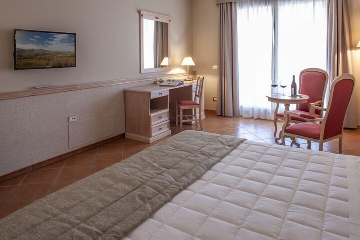 Room 42 of 94